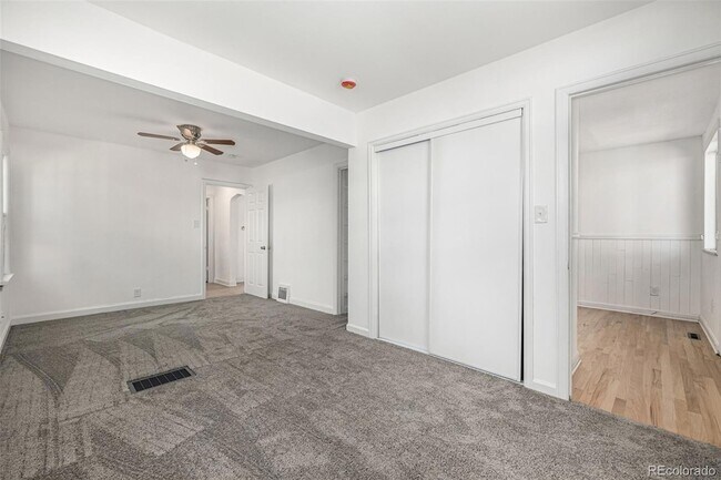 Building Photo - 1409 S Clermont St