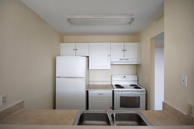 Building Photo - 2 Bedroom 2 Bathroom in Santa Clara Condo
