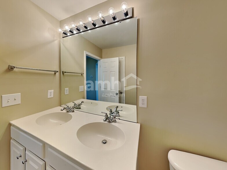 Building Photo - 10638 Claude Freeman Dr