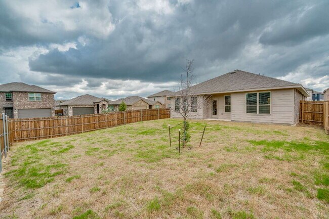 Building Photo - Charming 4-Bedroom Home in Eagle Mountain-...