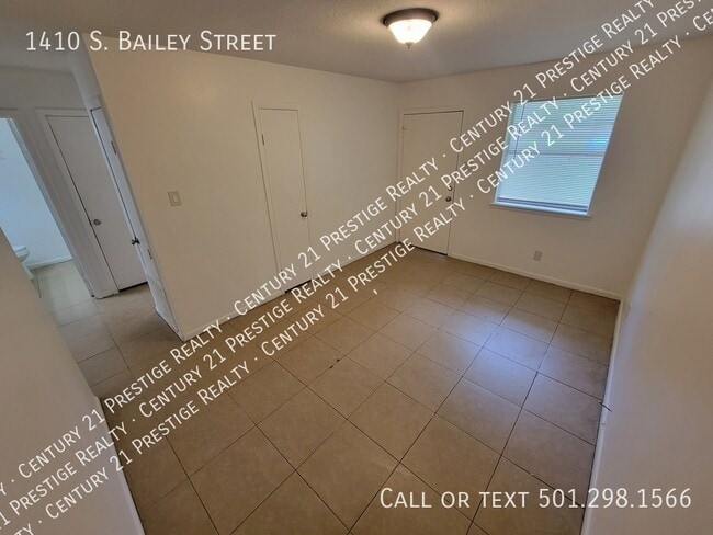 Building Photo - 1410 S Bailey St
