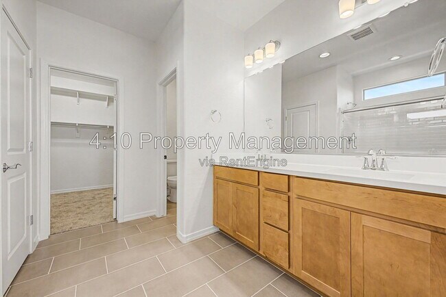 Building Photo - 4433 E Rock Daisy Ln