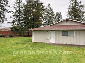Building Photo - 2BD/1BA West Olympia Duplex
