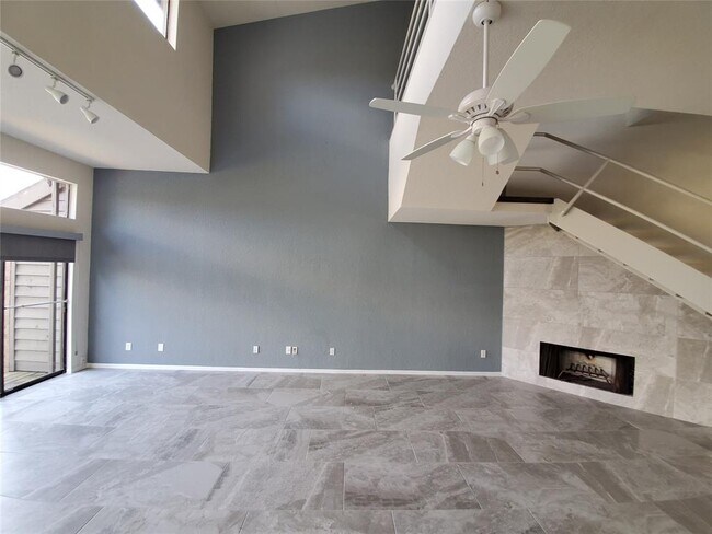 Building Photo - 18321 Sandy Cove