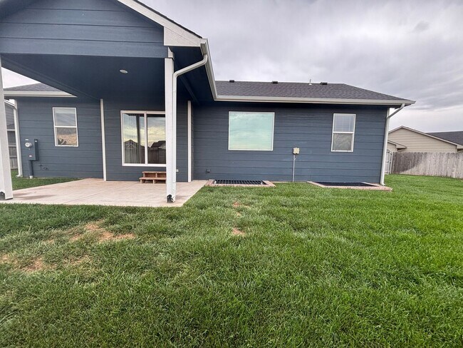Building Photo - 4606 S Doris Ct