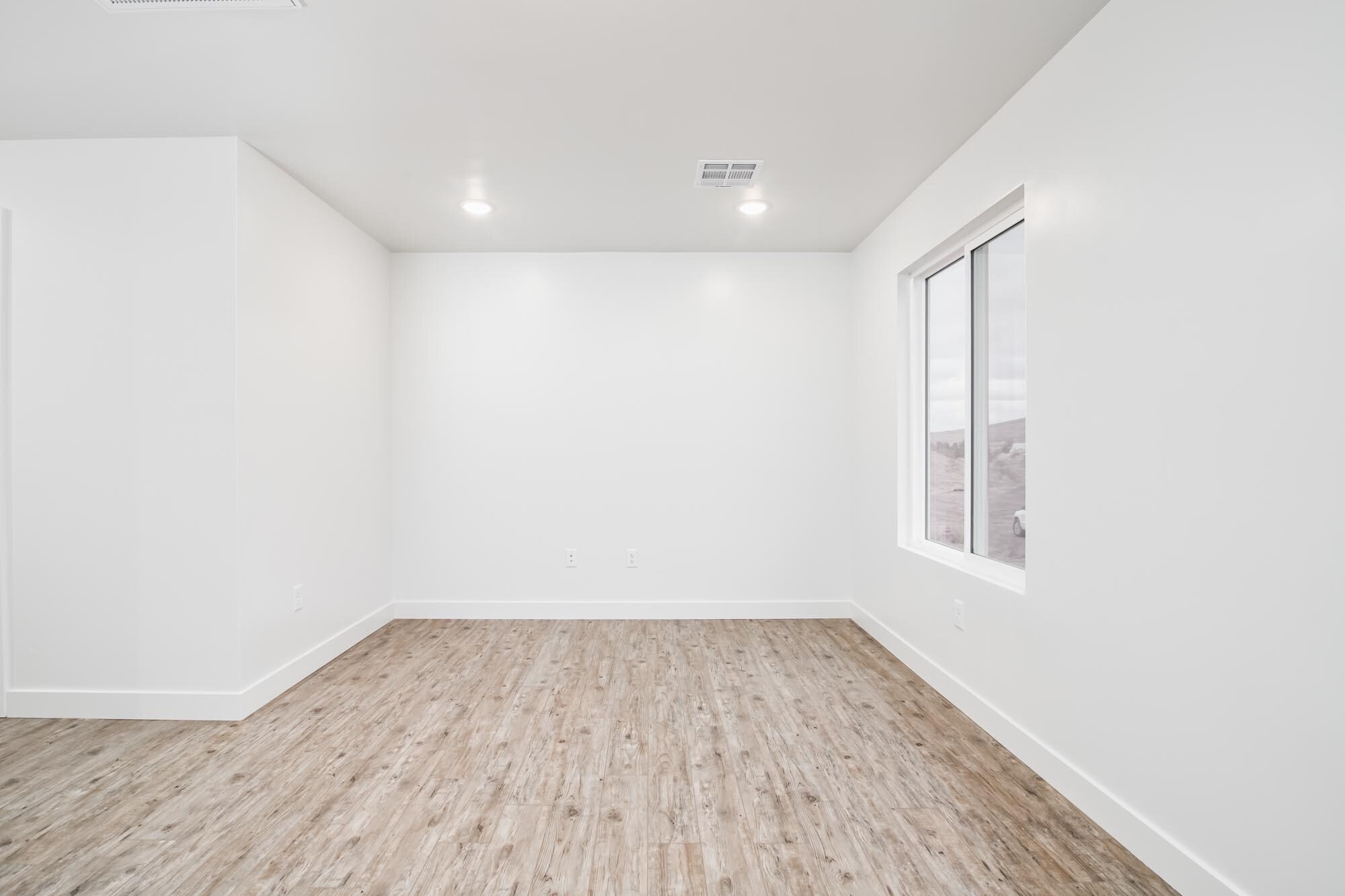 Building Photo - 1055 W Province Way