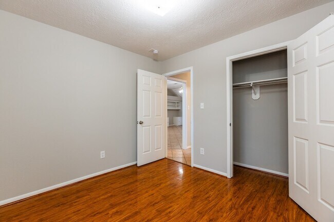 Building Photo - 11727 Inga Ln
