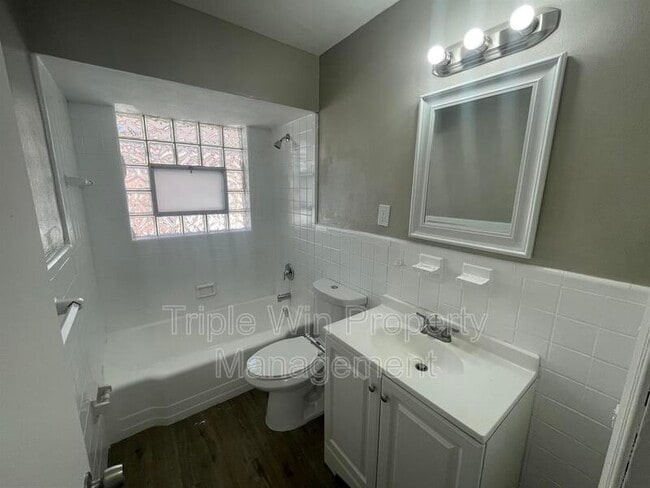 Building Photo - 6918 Etzel Ave