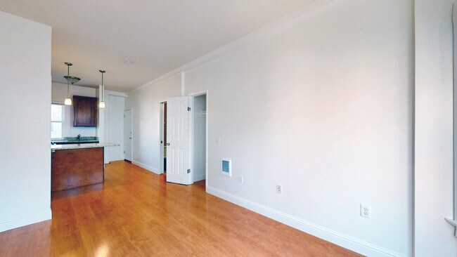 Building Photo - 1049 Post St