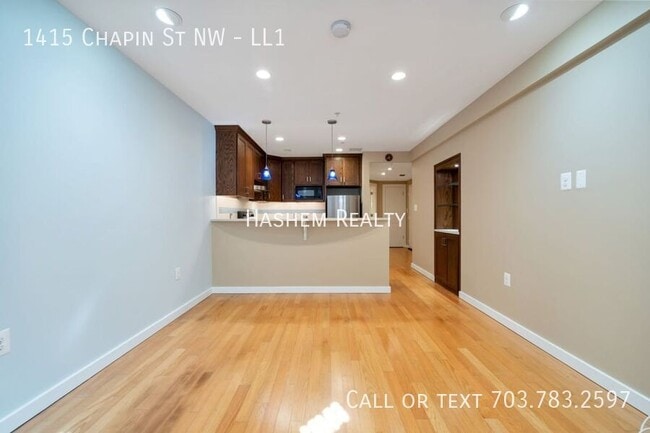 Building Photo - 1415 Chapin St NW
