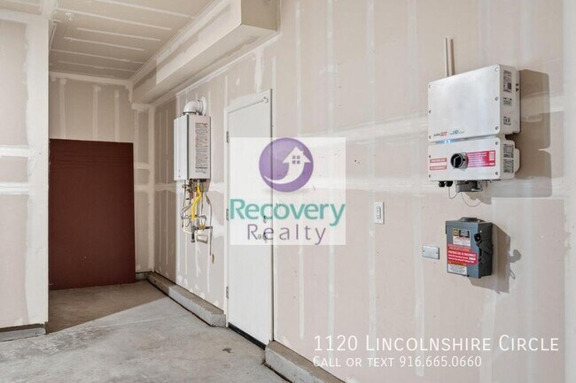 Building Photo - 1120 Lincolnshire Cir