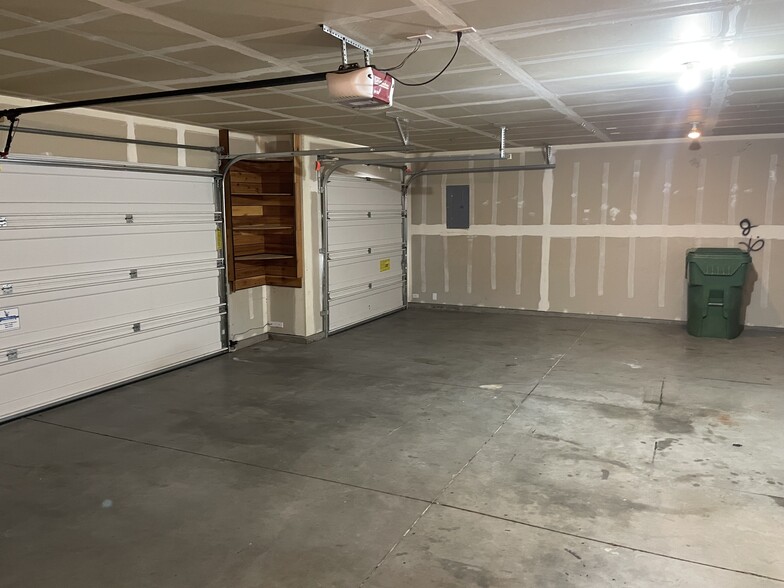 Building Photo - 5074 W Alderstone St