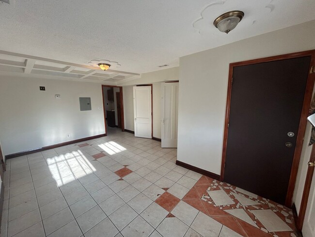 Building Photo - 5827 Lumley St