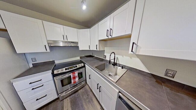 Building Photo - 6800 E Tennessee Ave