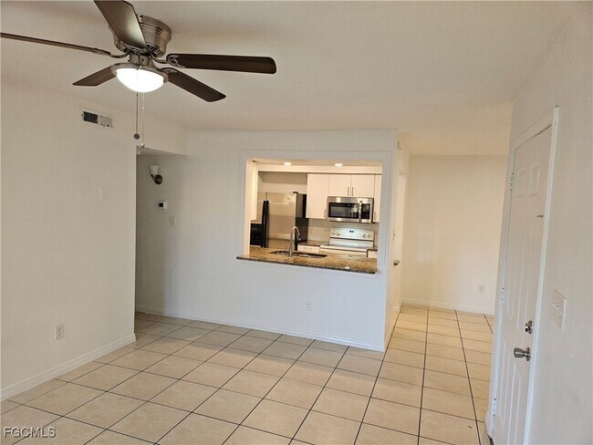 Building Photo - 2885 Winkler Ave