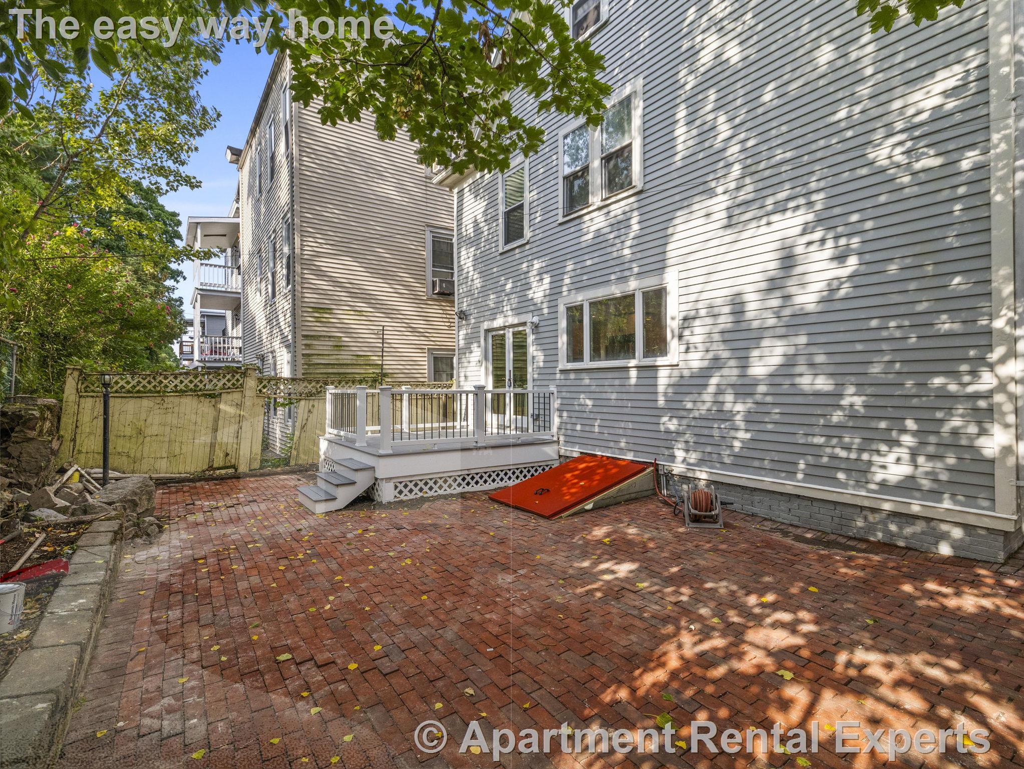 Building Photo - 39 Hancock St