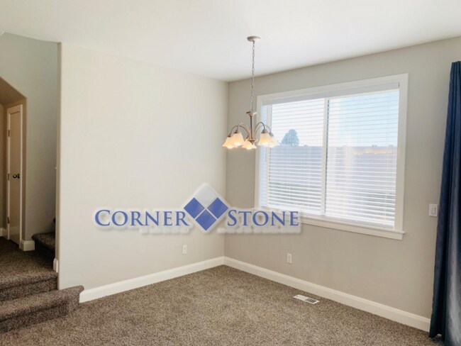 Building Photo - Wonderful Home In Middleton with 3 Car Garage!