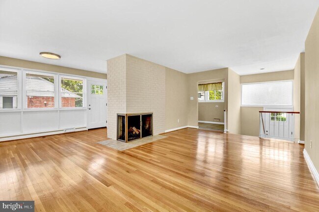 Building Photo - 10228 Farnham Dr
