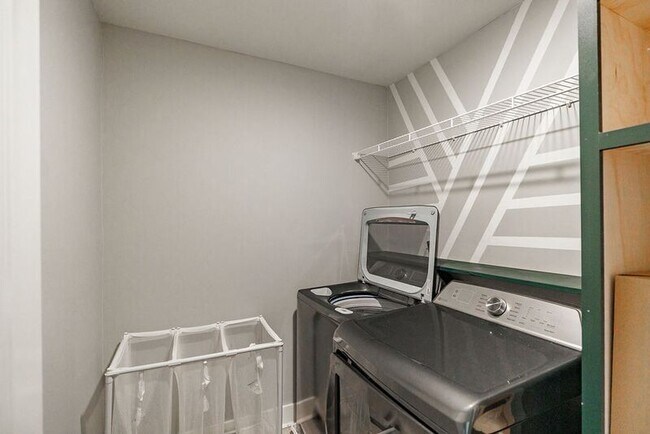 Building Photo - 38 Auburn Wds Dr