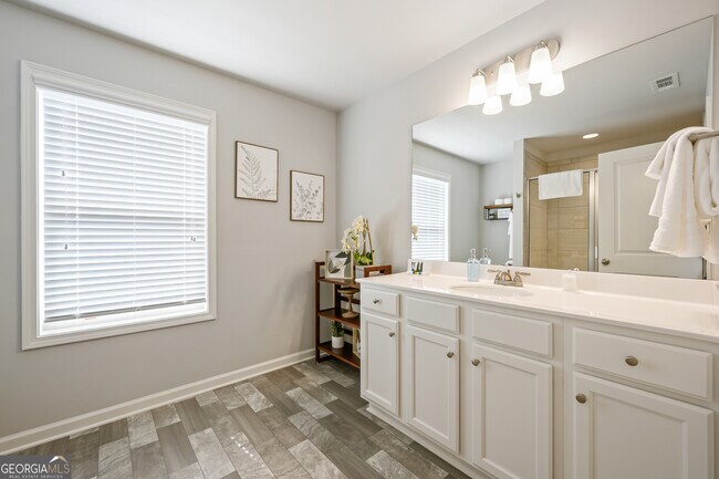 Building Photo - 2059 Pinnacle Walk