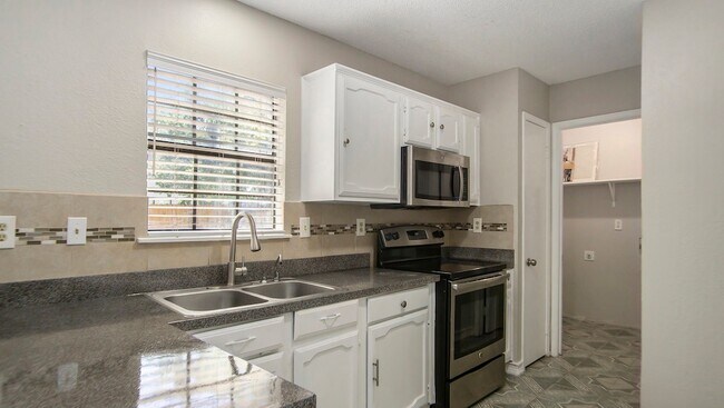 Building Photo - 2541 Galemeadow Dr
