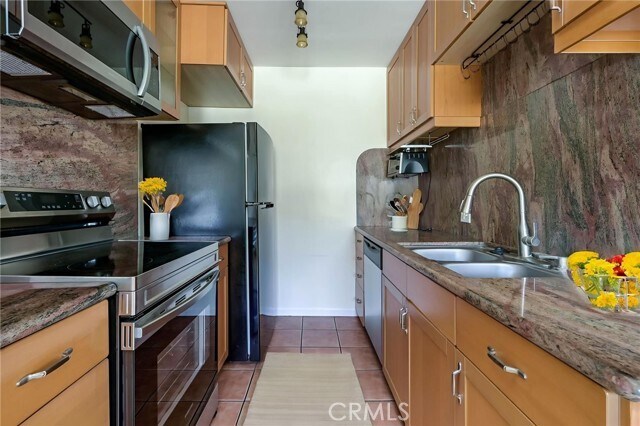 Building Photo - 3813 Huron Ave