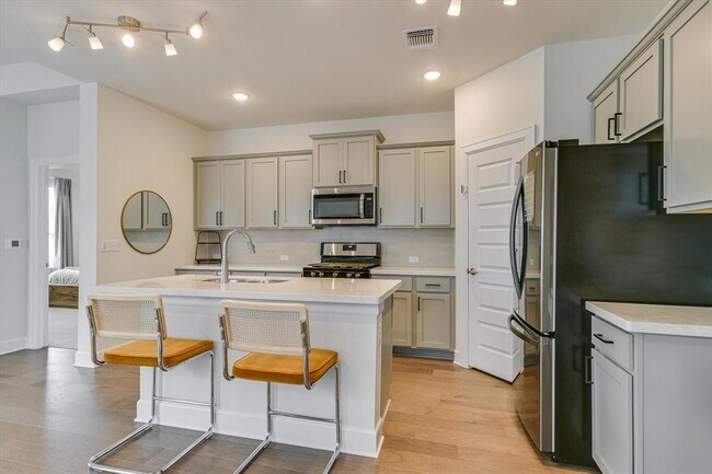 Building Photo - 8607 McKamy Dr