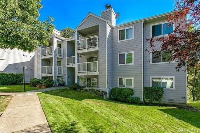 Primary Photo - 2 Bed 1 Bath Condo Renton Highlands