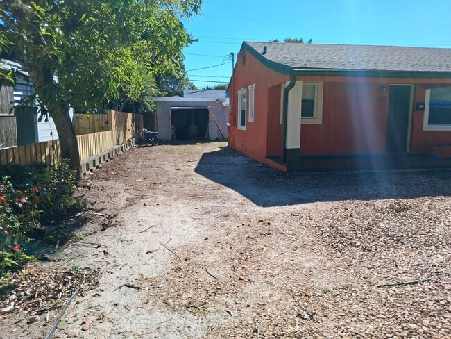 Building Photo - 522-552 52nd St