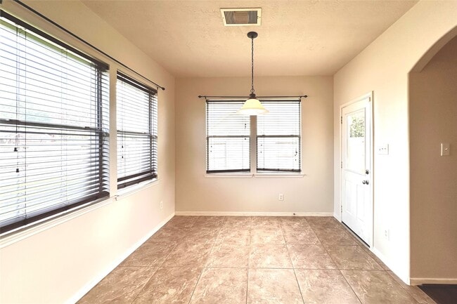 Building Photo - 26114 Silver Timbers Ln