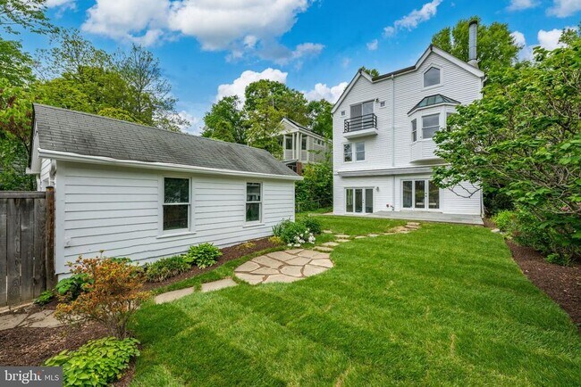 Building Photo - 4830 Brandywine St NW