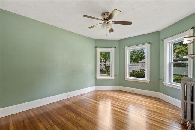 Building Photo - 254 N Elm St