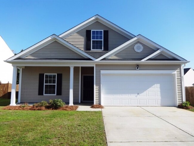 Primary Photo - 621 English Oak Cir