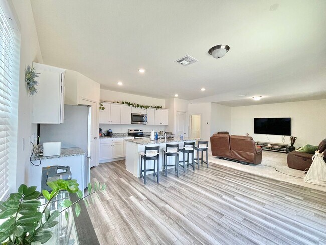 Building Photo - 4931 Jovian-