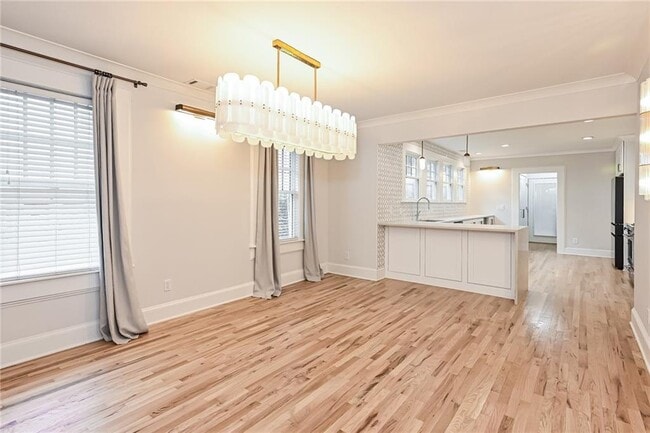 Building Photo - 2134 Delano Dr NE