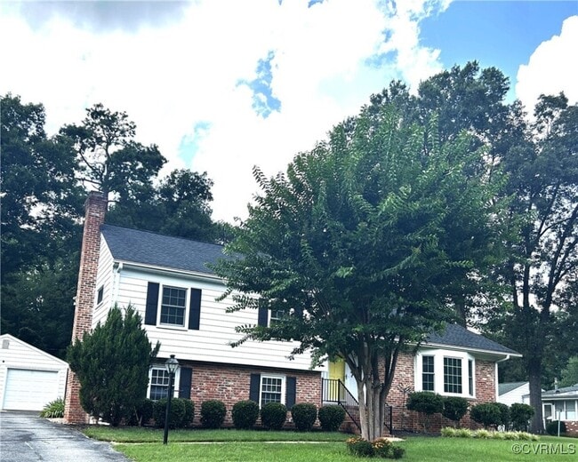 Primary Photo - 1404 Stoneycreek Dr