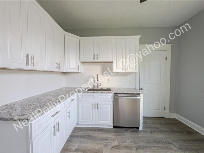 Building Photo - 1795 Kahn Avenue