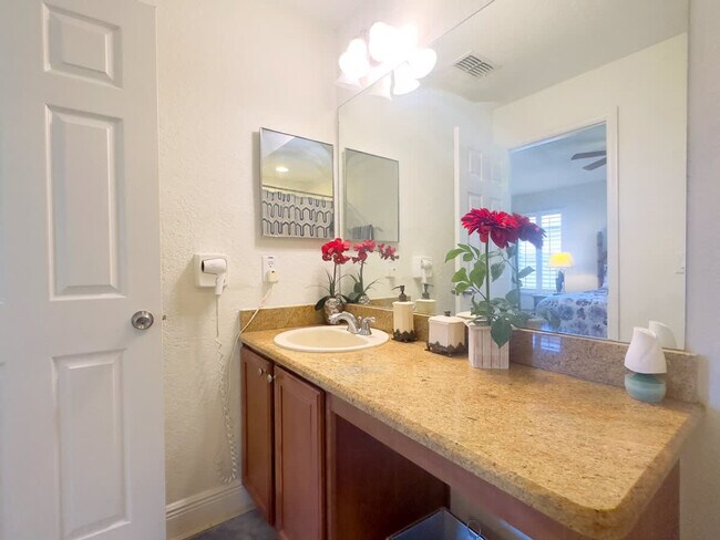 Building Photo - 3306 Calabria Ave