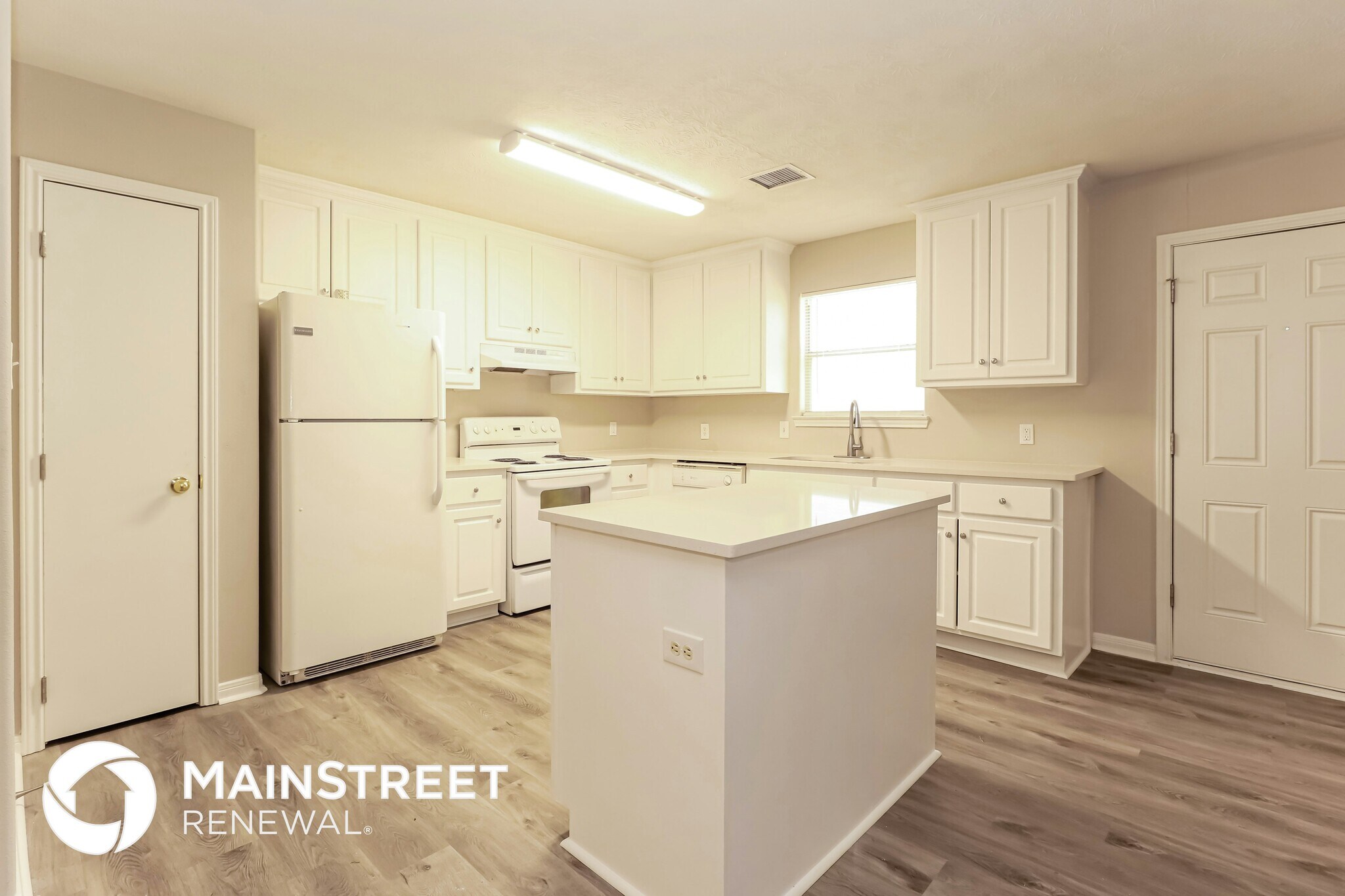 Building Photo - 16360 Hidden River Ct