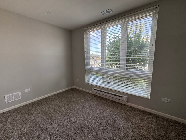 Building Photo - 2349 Parkside Dr