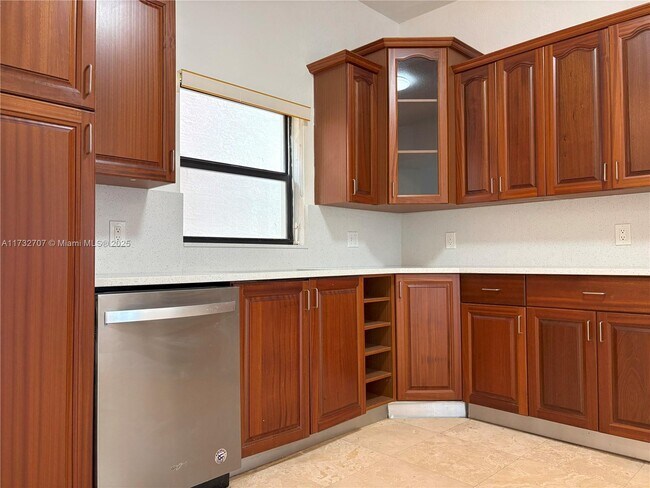 Building Photo - 1610 Presidential Way