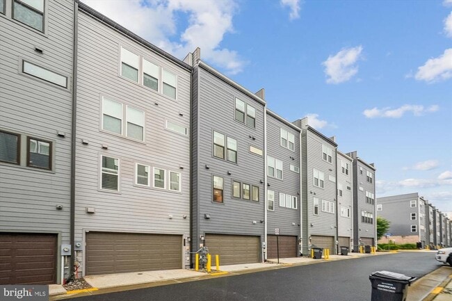 Building Photo - 13358 Sherwood Park Ln