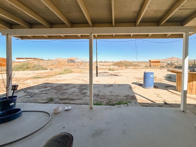 Building Photo - 16549 Mossdale Ave