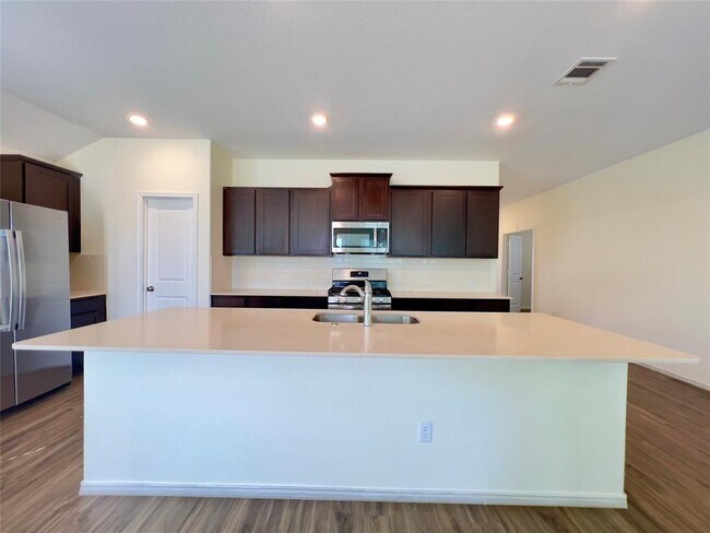 Building Photo - 102 Wolseley Dr