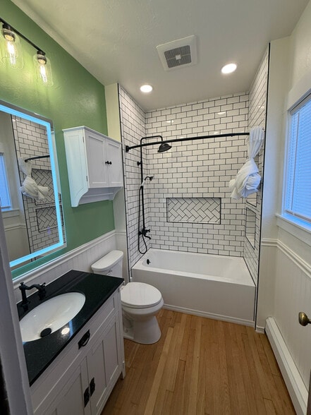 Building Photo - 1122 W Mercury St