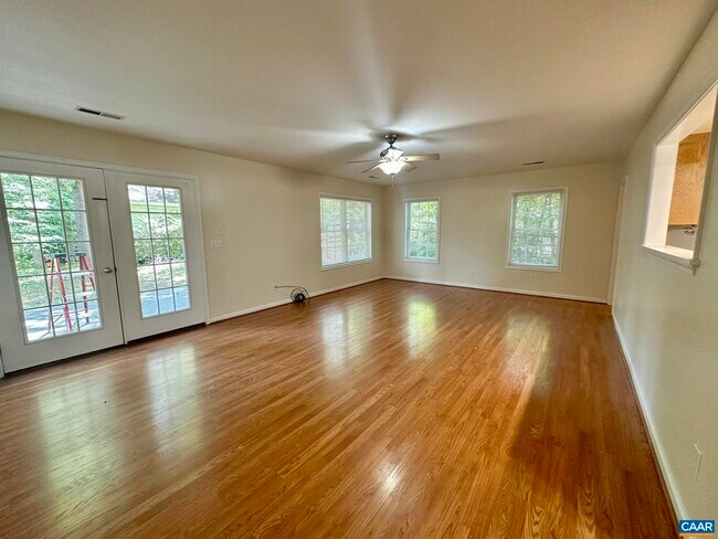 Building Photo - 3159 Saddlebrook Ln