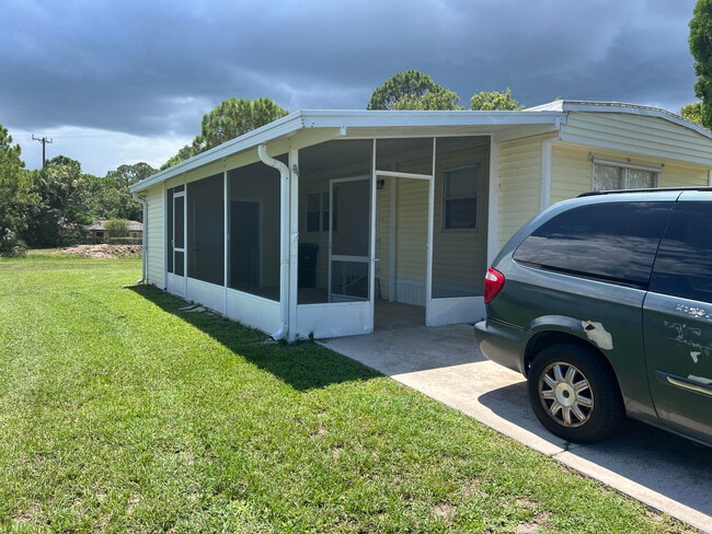 Building Photo - 1065 Moonlight Ct