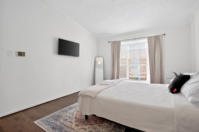 Building Photo - 3770 Lovers Wood Ln