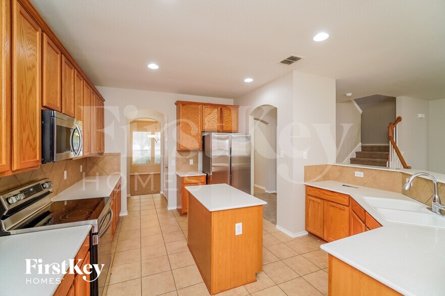 Building Photo - 24014 Buckthorn Pass