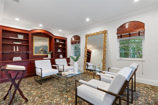 Building Photo - 305 N Hibiscus Dr